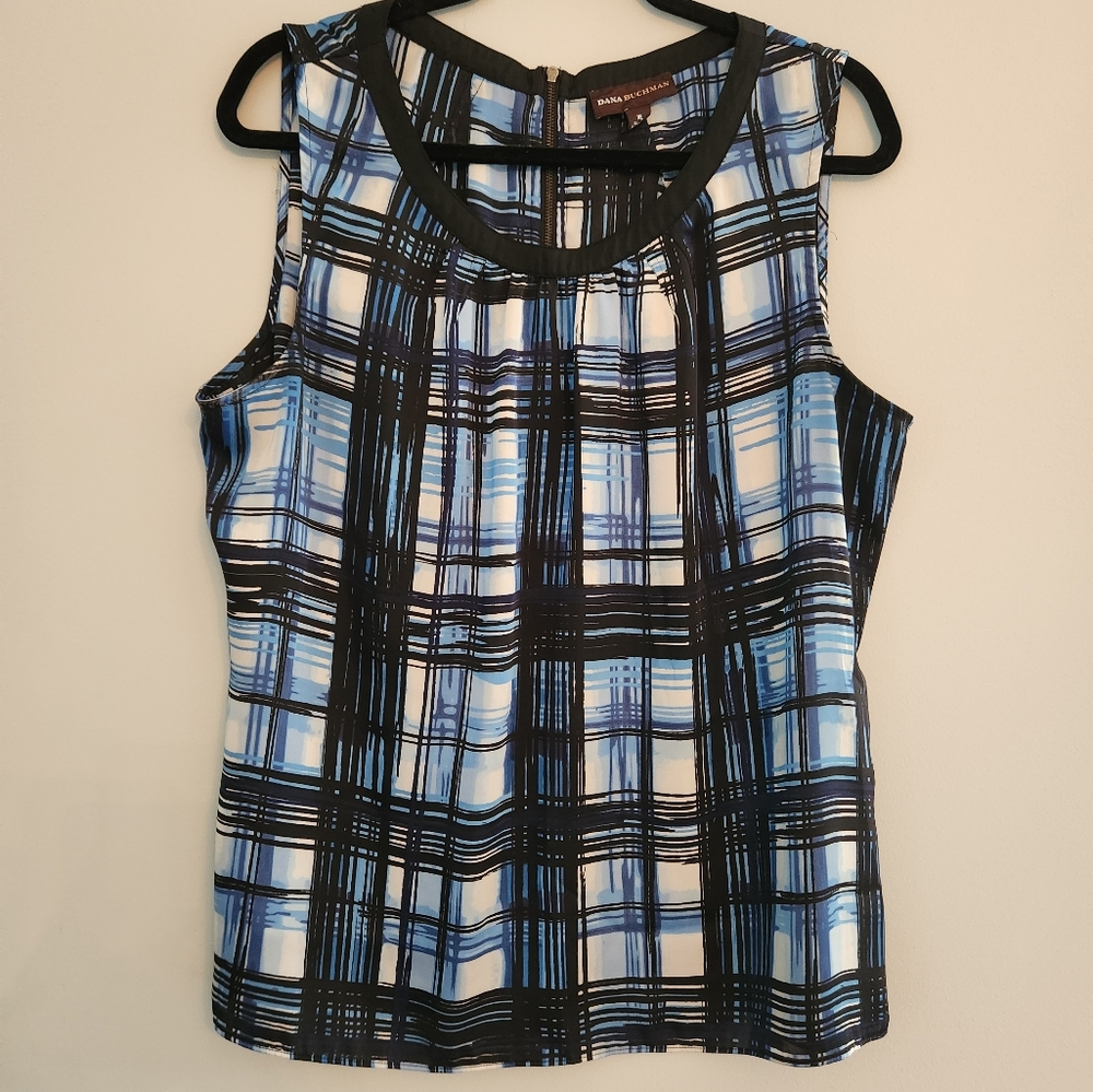 (4 For $20)Dana Buchman Blue Print Blouse Size XL with Black Trim.  Non wrinkle